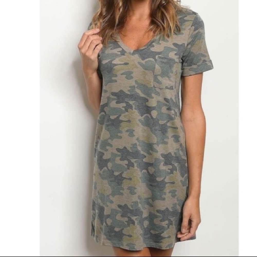 V-Neck Pocket detail Camo Dress